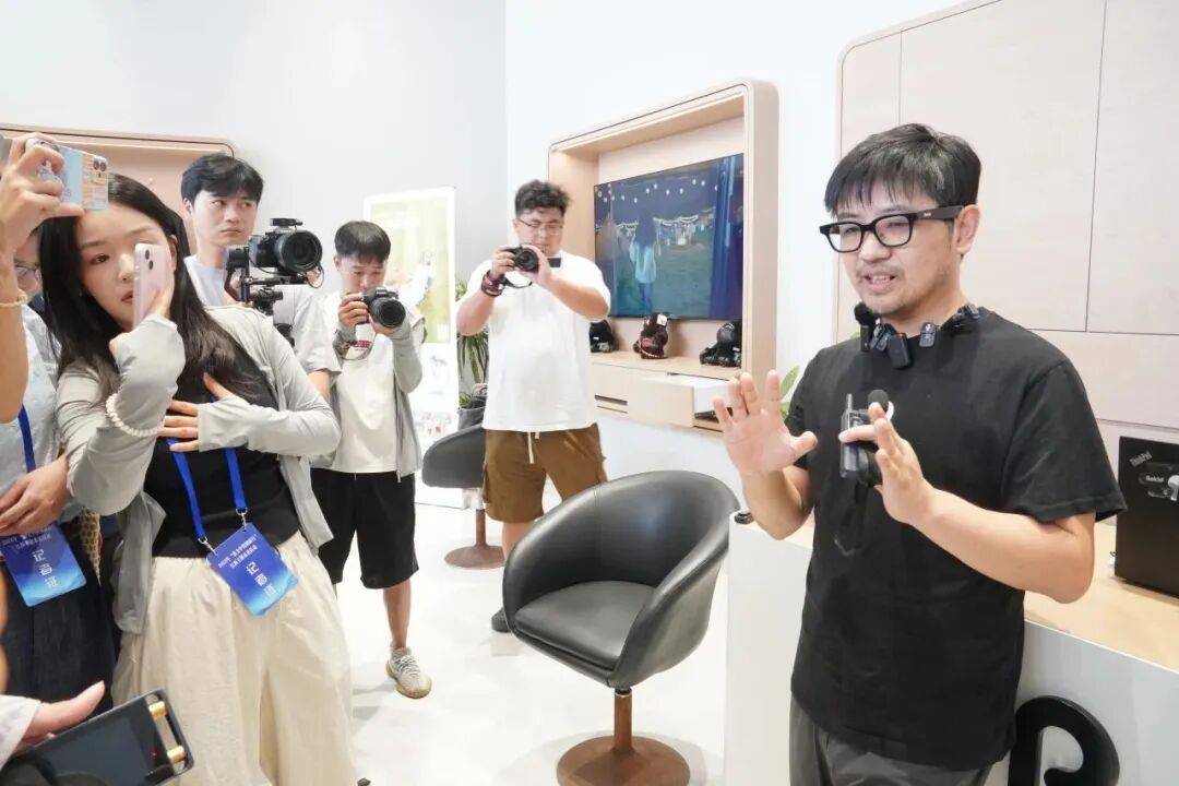 千亿产业中国小城改变世界的“目光”AG真人百家家乐app一副眼镜撬动(图2)